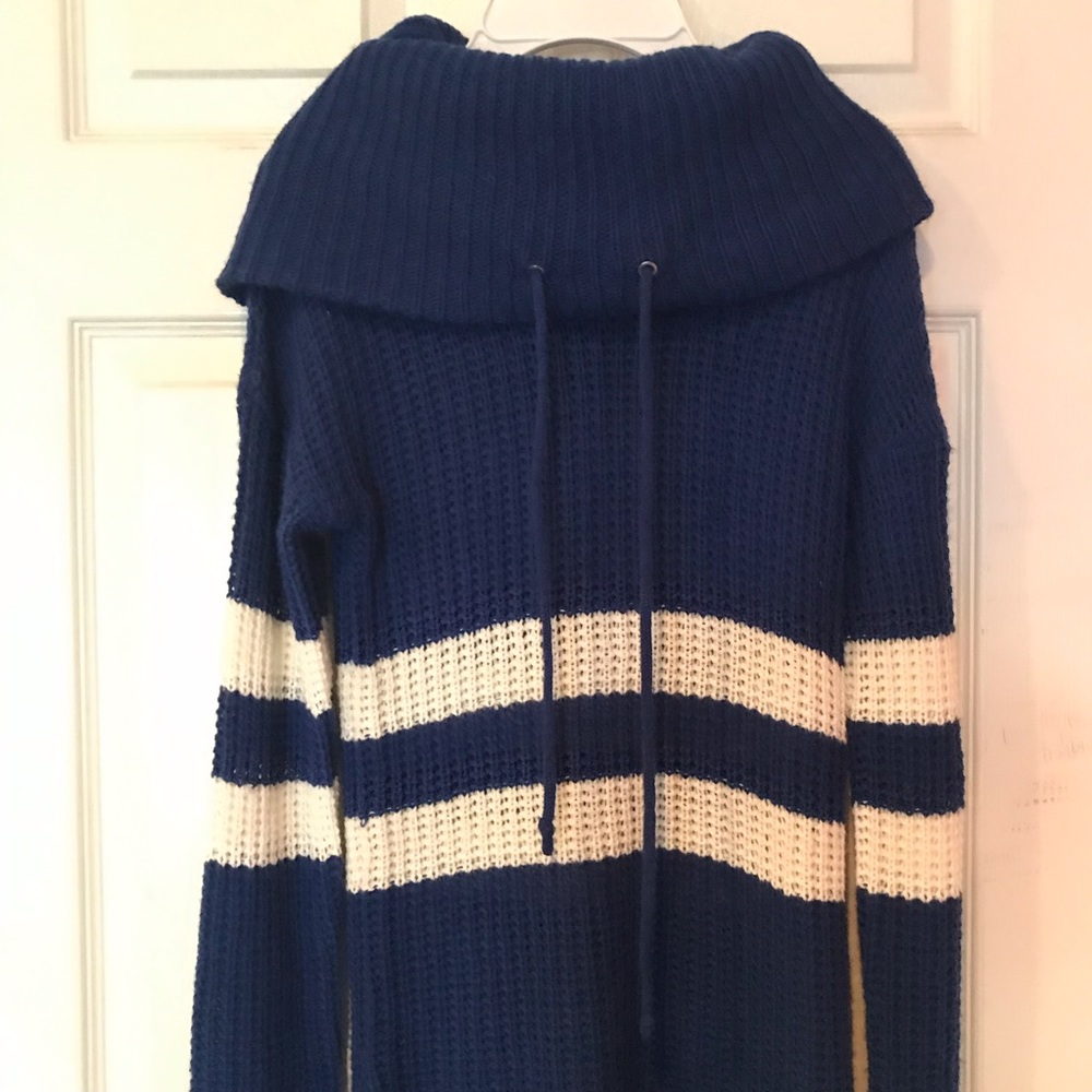Knitted oversized turtle neck